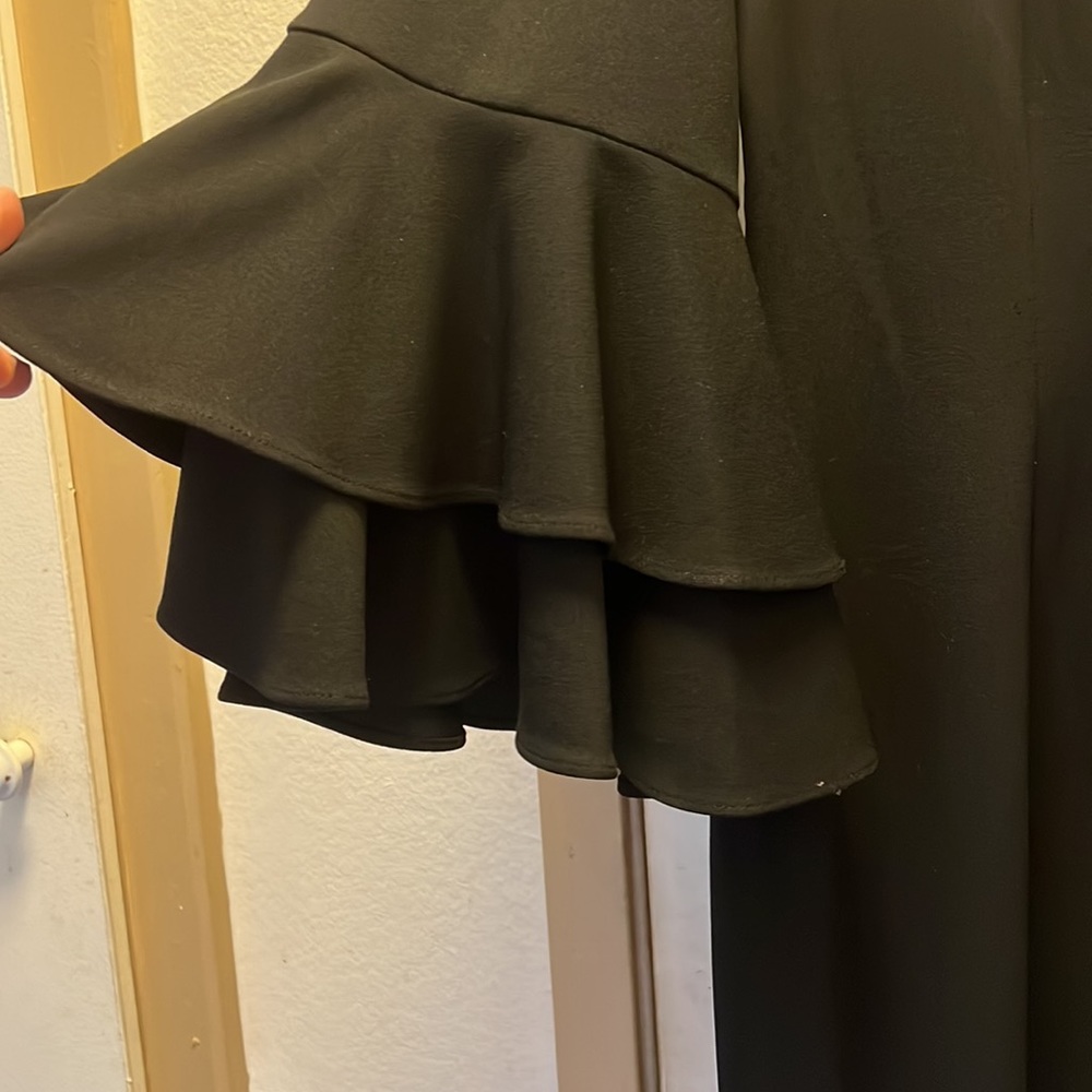 It Don’t Fit Anymore And Try Lessen My Clothes. - image 4